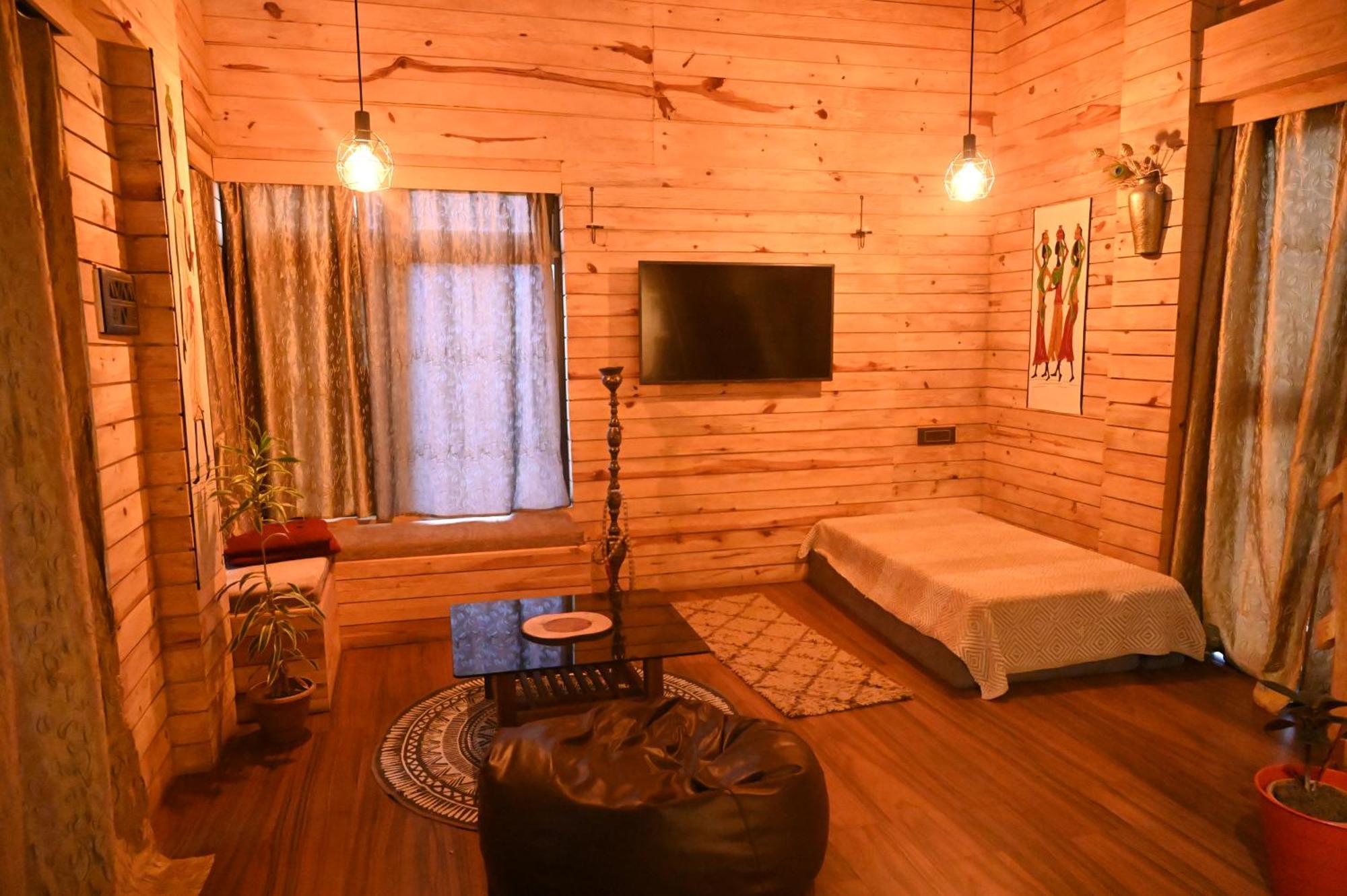 グワーハーティー The Cabin By The Bayou Bed & Breakfast エクステリア 写真